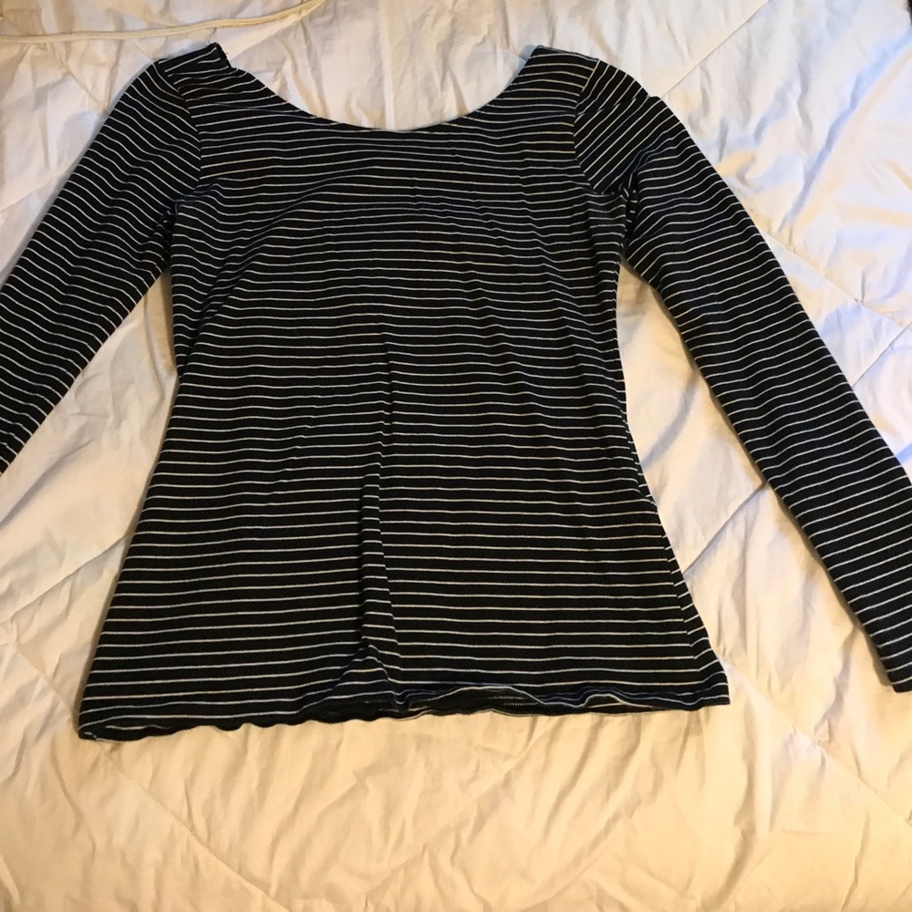 Long sleeve jersey with cut out back