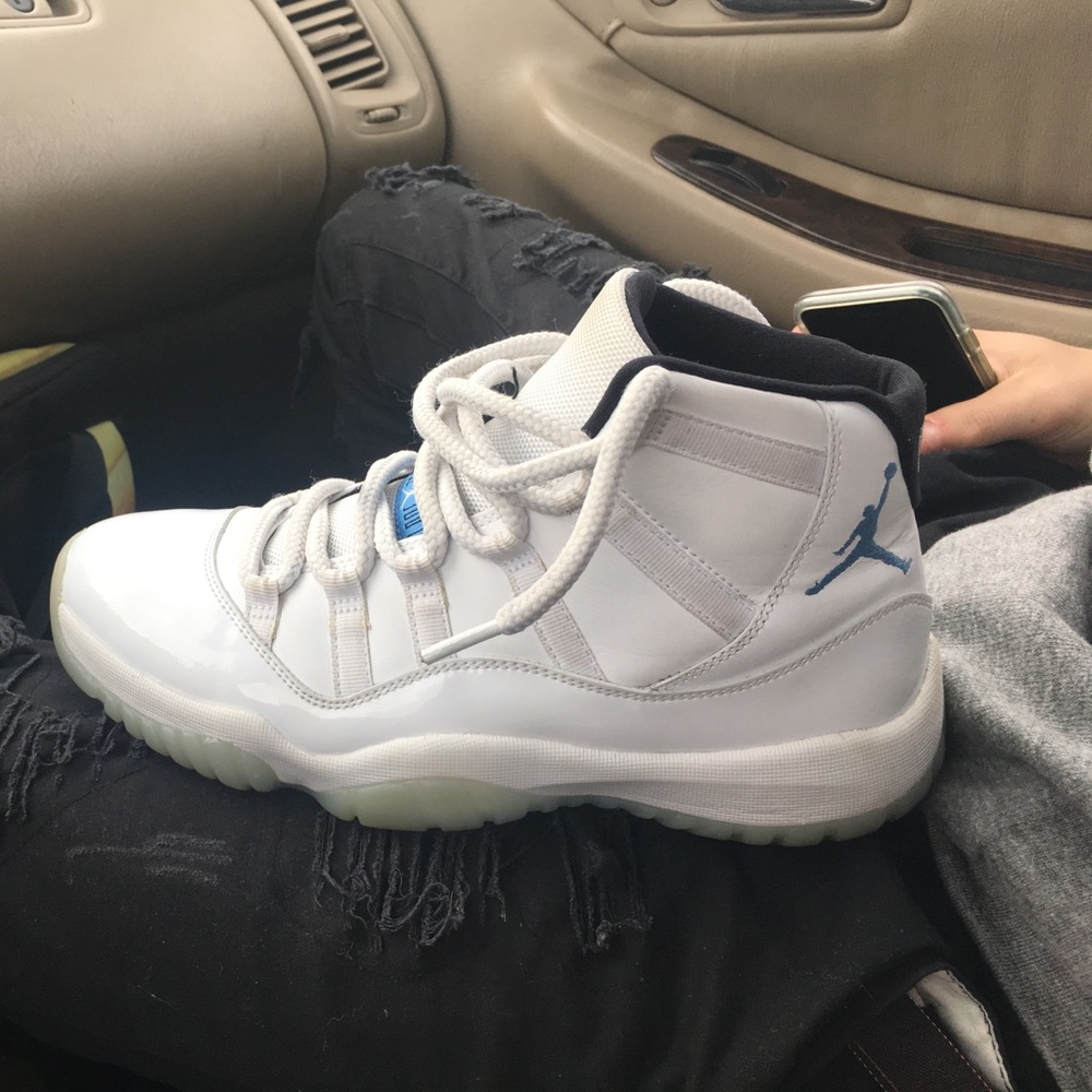 Jordan 11 legend blue