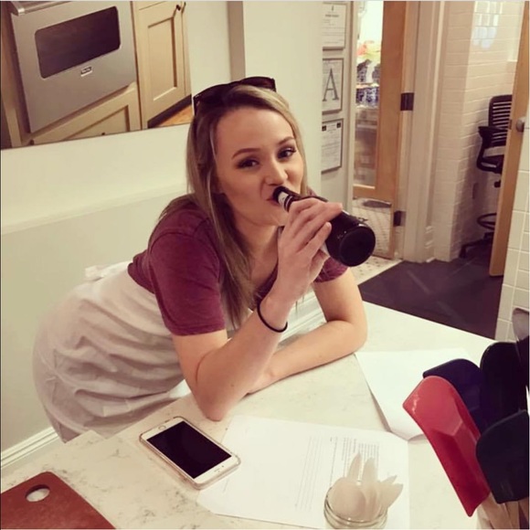 Meet your Posher, Madeline - Picture 1 of 1