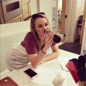 Meet your Posher, Madeline