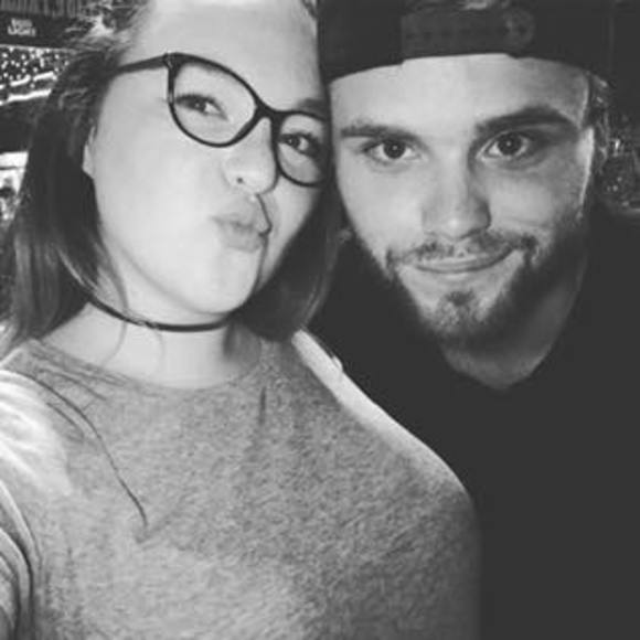 Meet your Posher, Lauren - Picture 1 of 1