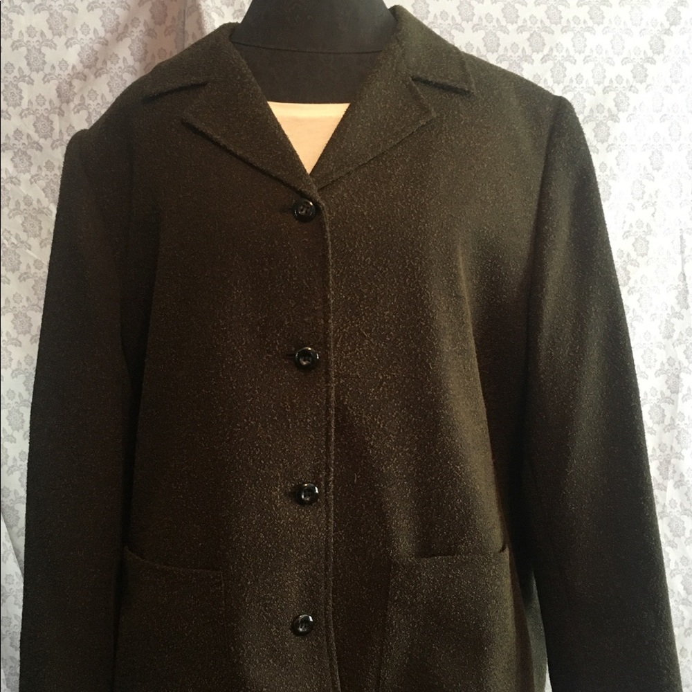 Sag Harbor Women's Suit. Fully lined, 2 pieces