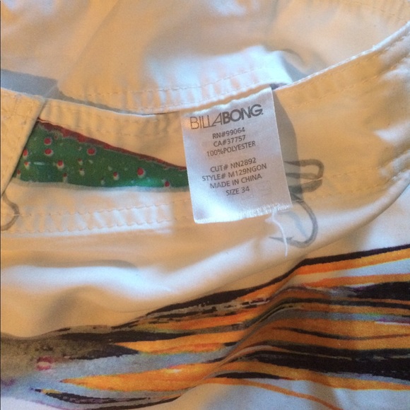 Sold Billabong Men's Swim Trunks🐠 - Picture 4 of 6