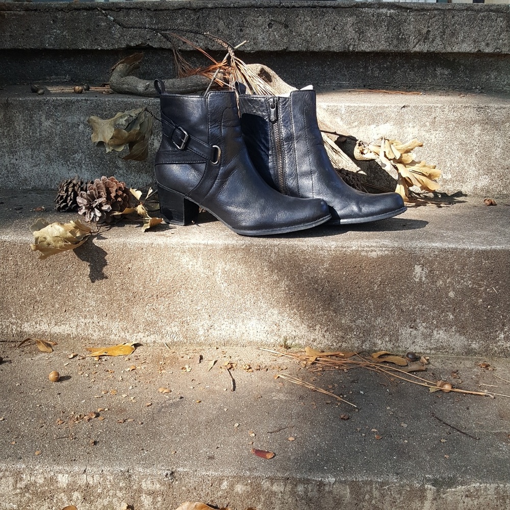 AV Harper Moto booties