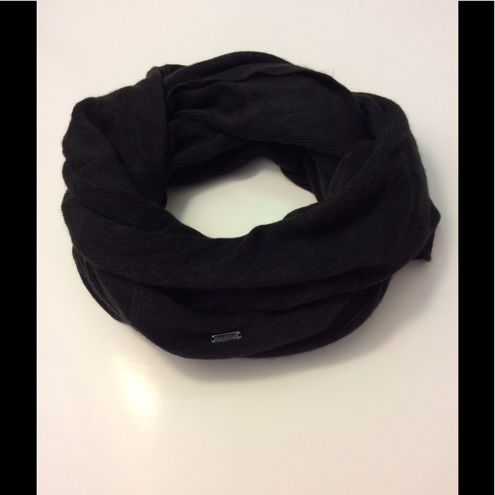 💕 Calvin Klein Black Scarf 💕