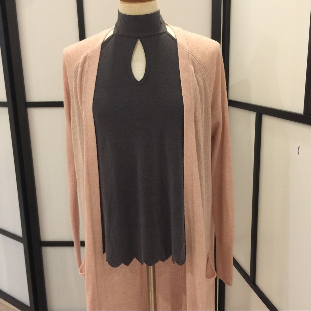 Last one! Keyhole Halter Top - Picture 3 of 3