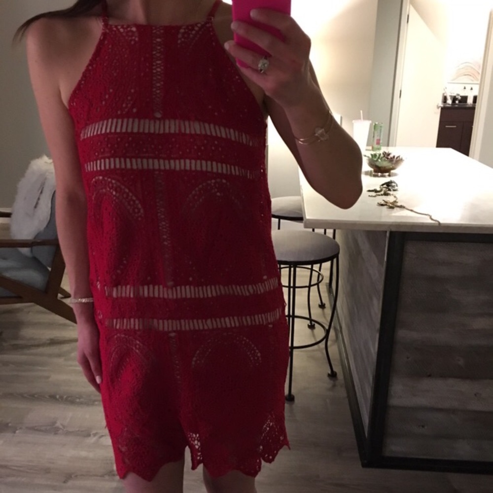 Res lace cocktail dress