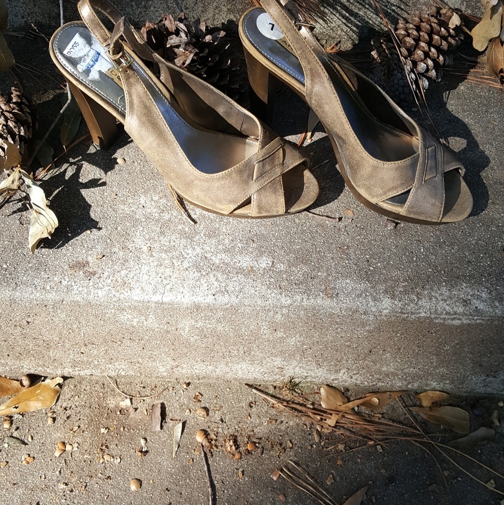 Burnished slingbacks