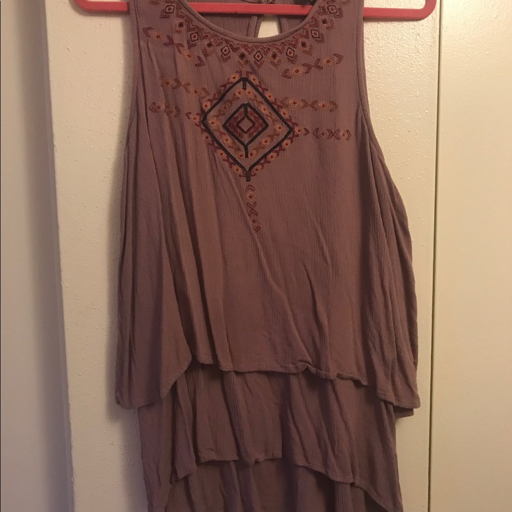 Flowy tank top with layered design & keyhole back