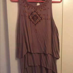 Flowy tank top with layered design & keyhole back