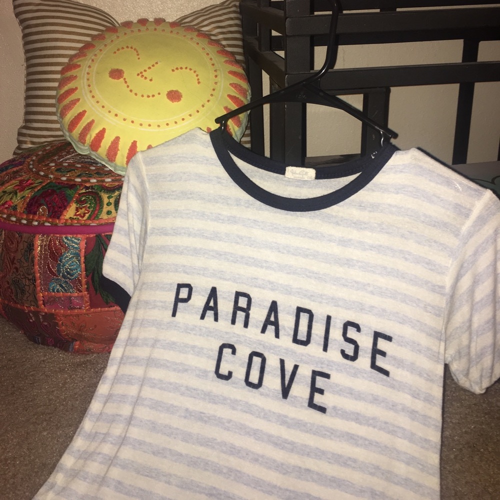 Brandy Melville tee 🌧