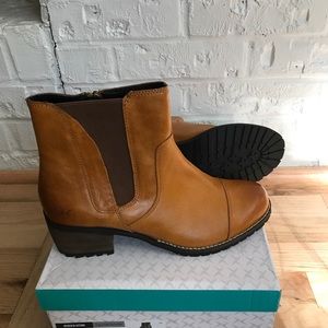 New Aetrex cognac ankle cap toe boots.