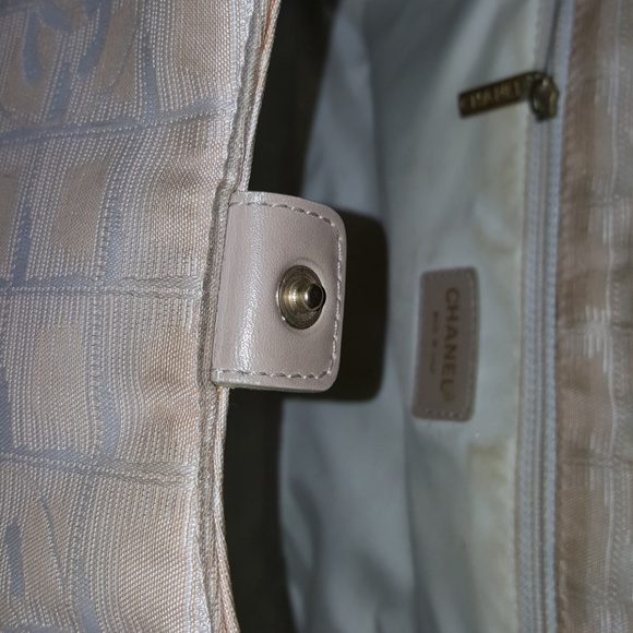 🎈SALE🔥CHANEL Vintage Hobo Handbag Authentic - Picture 5 of 8