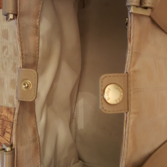 🎈SALE🔥CHANEL Vintage Hobo Handbag Authentic - Picture 6 of 8