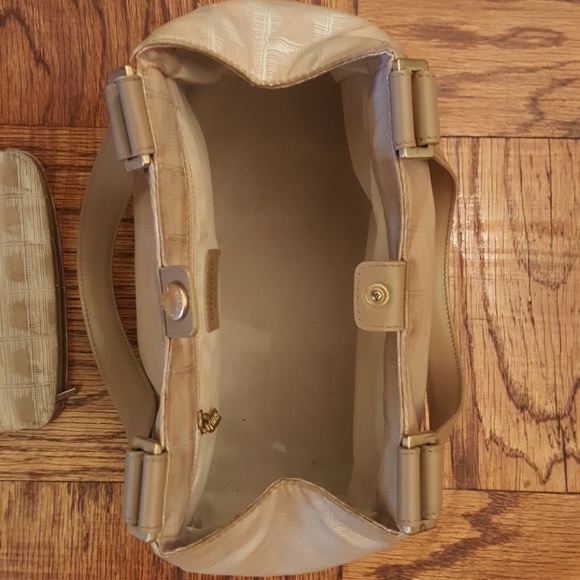 🎈SALE🔥CHANEL Vintage Hobo Handbag Authentic - Picture 7 of 8