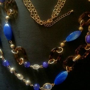 A gently worn Ladies costume jewelry necklace