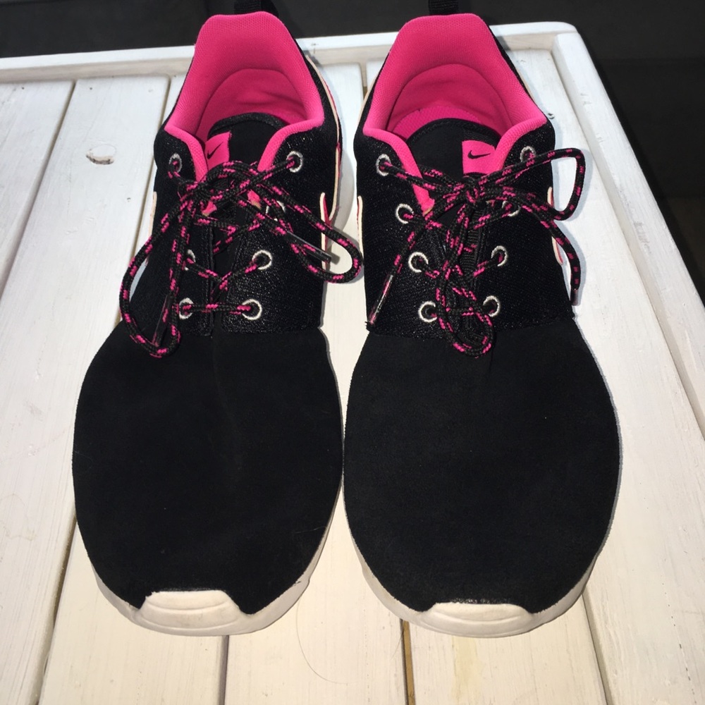Women's Nike Roshes - Picture 4 of 8