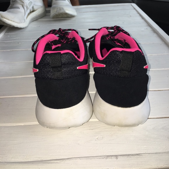 Women's Nike Roshes - Picture 6 of 8