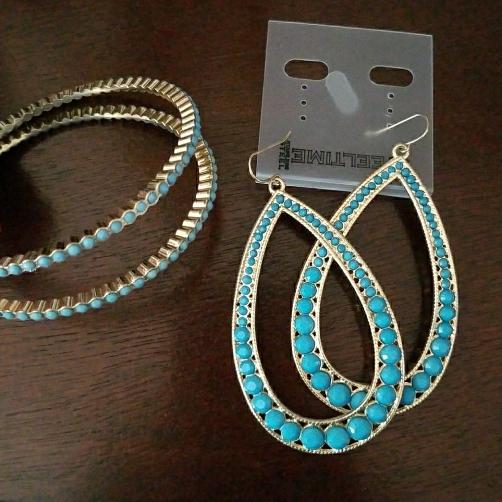 Earrings and Bangles set