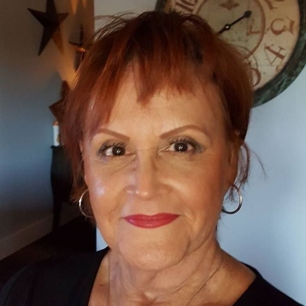 Meet your Posher, Estella