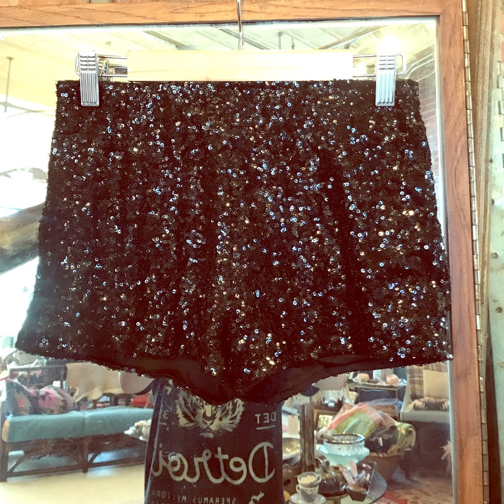 ✨Sequin Sparkle Shorts!✨