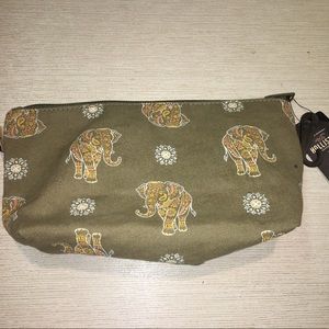 🎀HOLLISTER Elephant makeup/pencil bag!