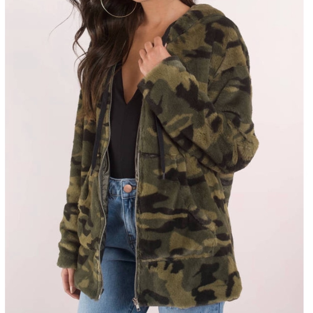 LAST 1 ll Camo Fuzzy Jacket - Picture 3 of 8