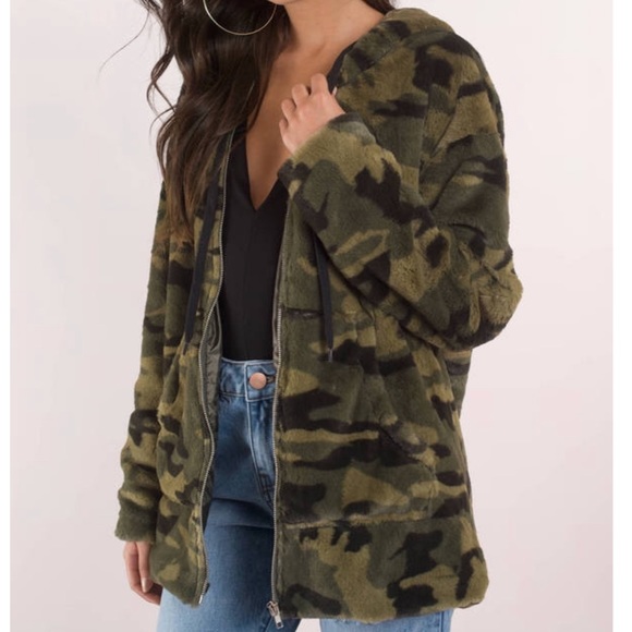 LAST 1 ll Camo Fuzzy Jacket - Picture 3 of 8