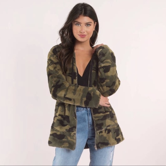 LAST 1 ll Camo Fuzzy Jacket - Picture 2 of 8