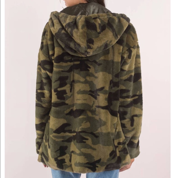 LAST 1 ll Camo Fuzzy Jacket - Picture 6 of 8