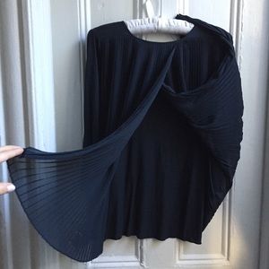 Split back sheer pleated boat neck ClubMonaco tee