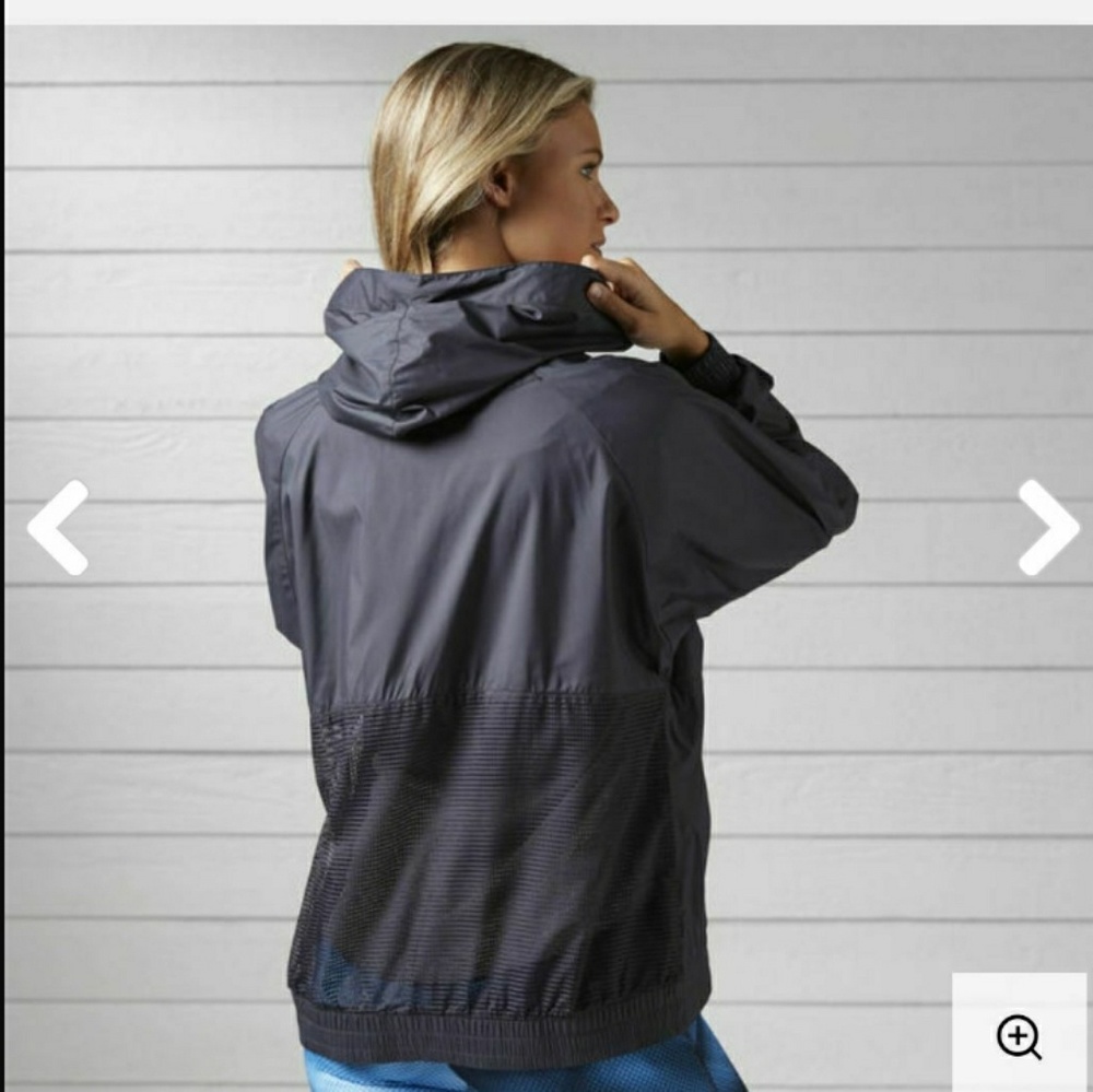 Oversized Woven Jacket - Picture 2 of 4