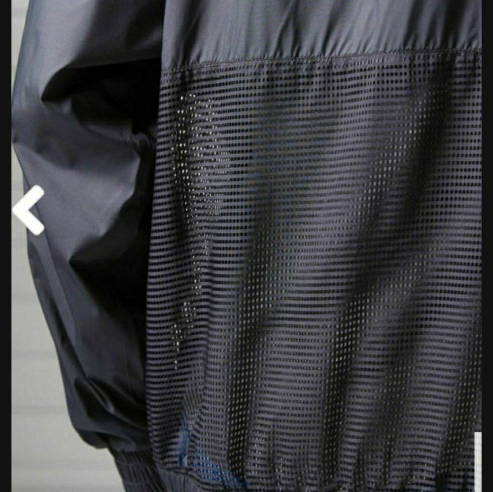Oversized Woven Jacket - Picture 3 of 4