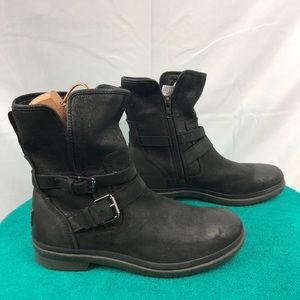 ugg simmens boot size 9