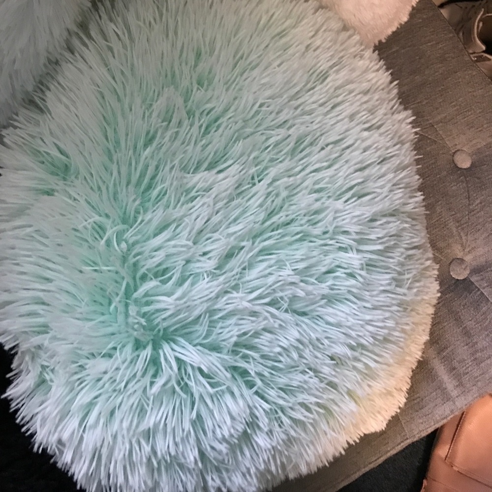 Pillow - Picture 2 of 3