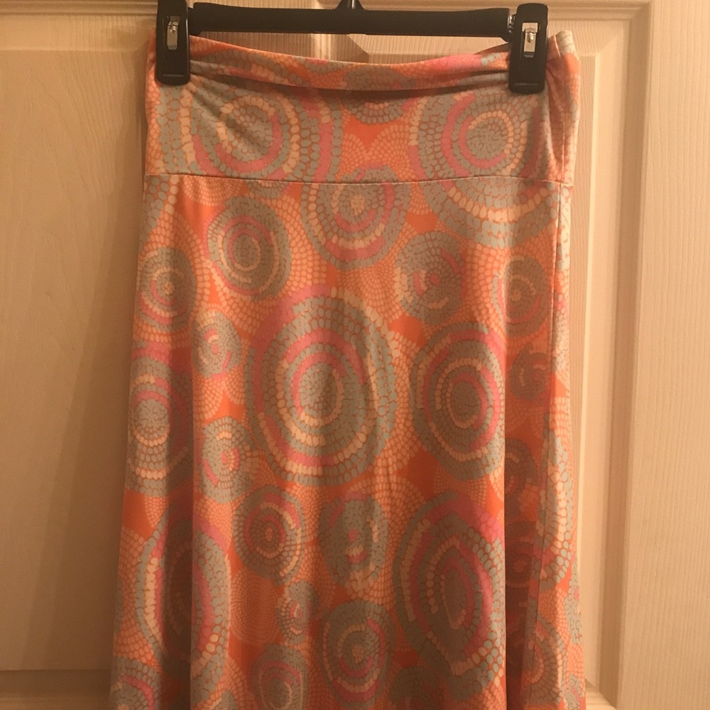 Soft, flowing Lularoe skirt