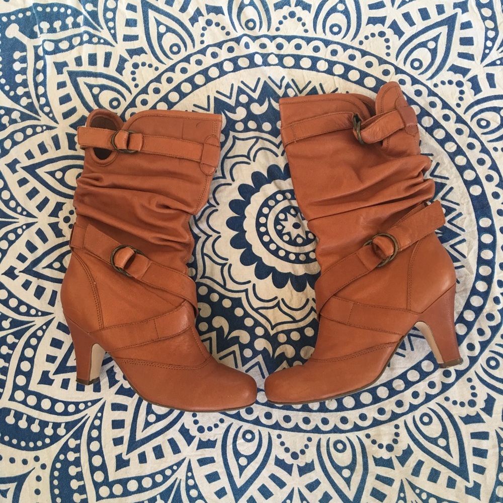 Steve Madden Cognac Boots (LIKE NEW) SIZE 7.5