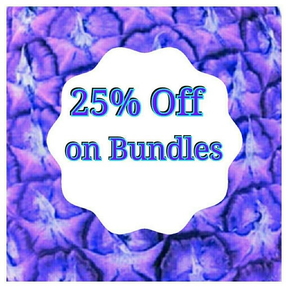 💋 Be a... Bombshell Red Hot Mess Lips Gloss - Picture 3 of 3