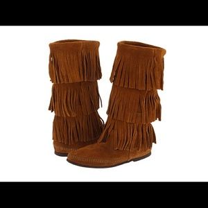 NWOT Minnetonka Fringe Boots