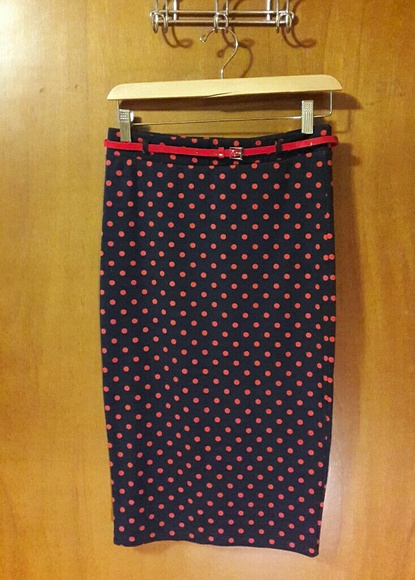 H&M Navy and Red Polka Dot Pencil Skirt - Picture 2 of 4
