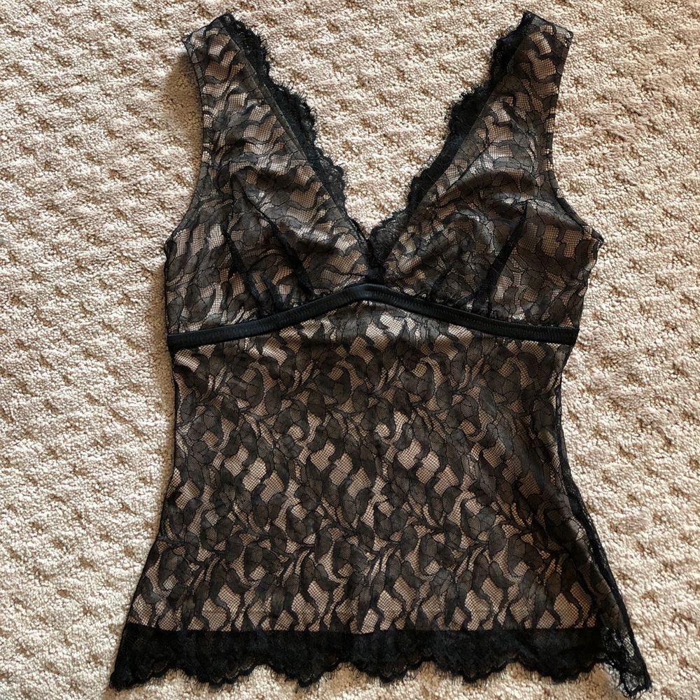 BCBG lace v-neck top w/scalloped lace