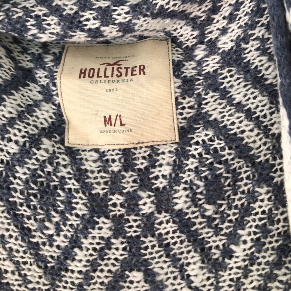 Hollister Sweater - Picture 3 of 4