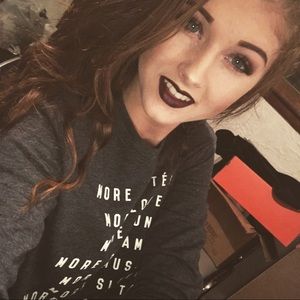 Meet your Posher, Carrie