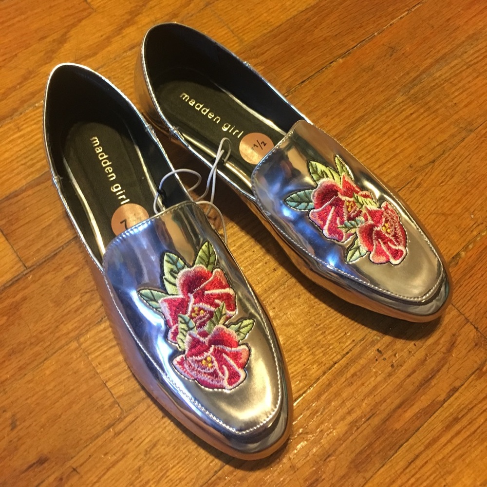 Beautiful embroidered silver loafers