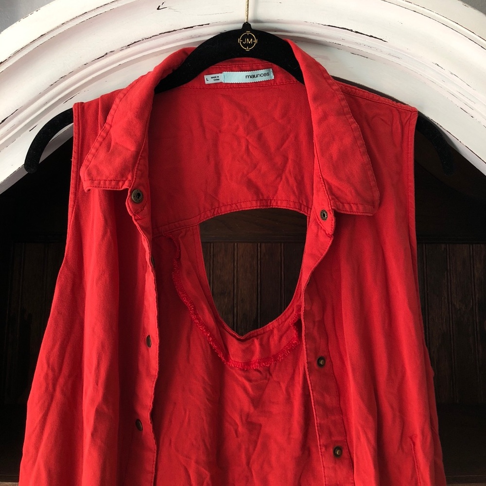 Red vest - Picture 2 of 2