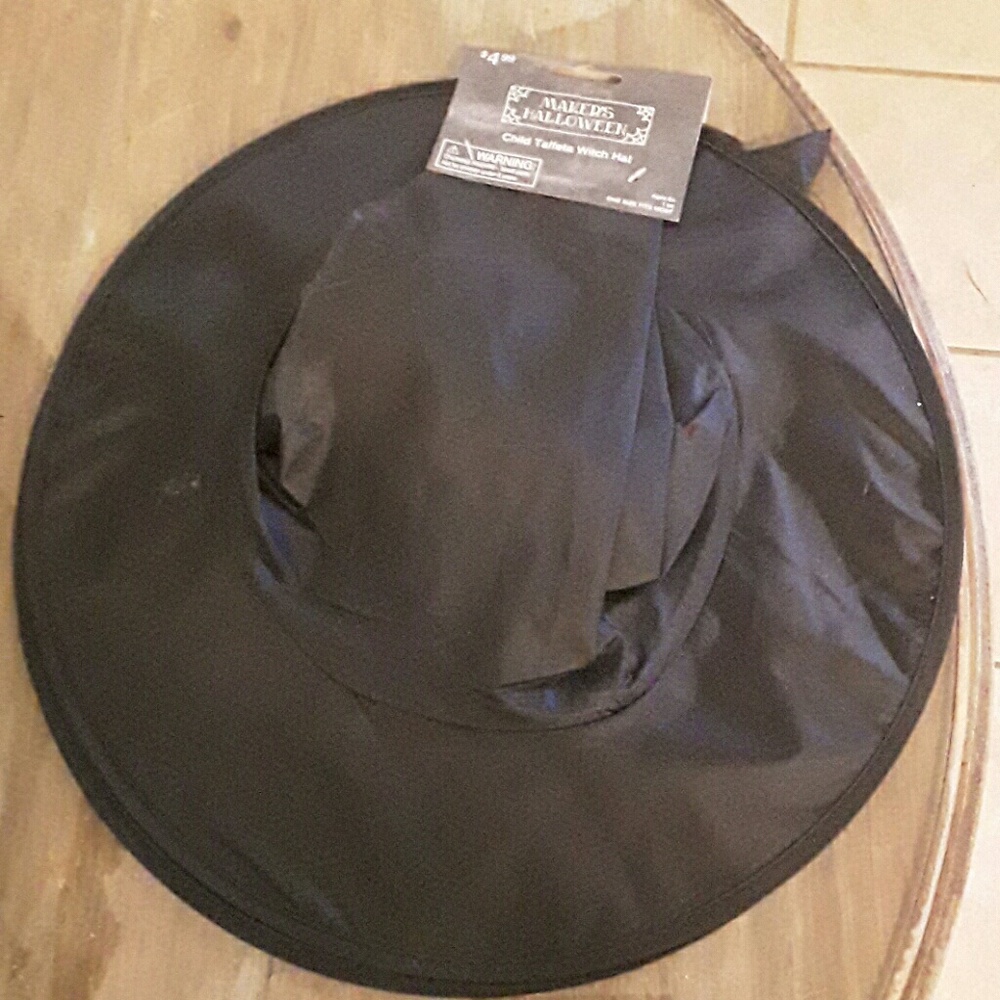 Child or small size taffeta with hat