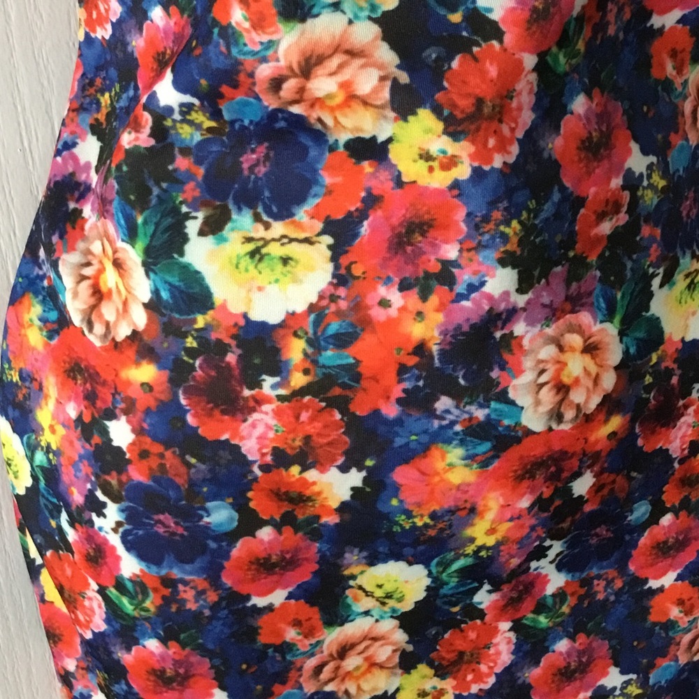 Carmen Marc Valvo Floral Fitted Dress - Picture 4 of 4