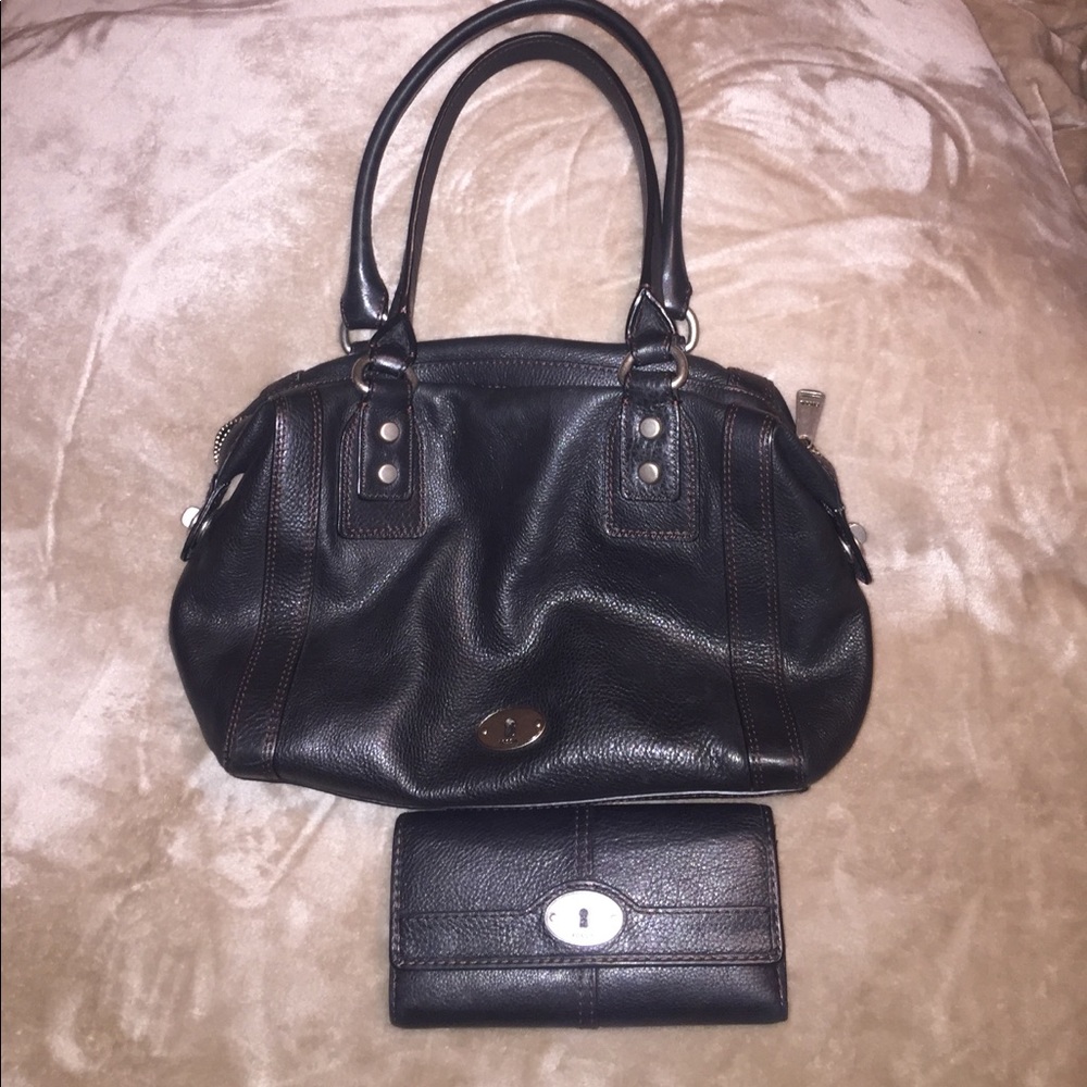Black fossil shoulder bag and wallet