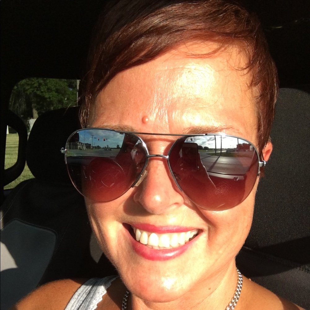 Meet your Posher, Renee