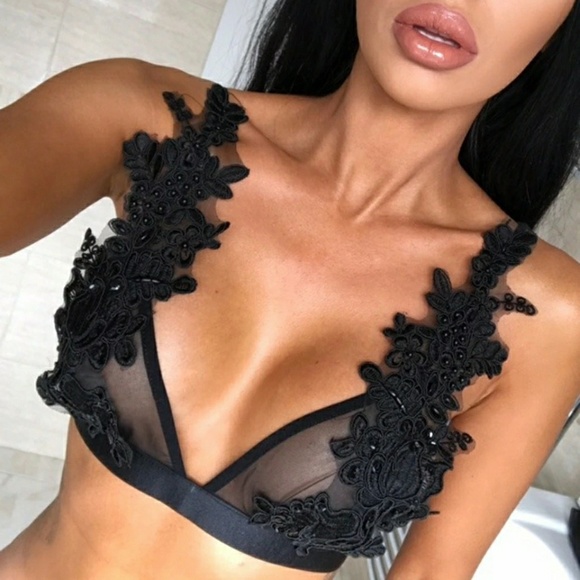 Last Ones🔥Floral Embroidery Black Bralette - Picture 2 of 6